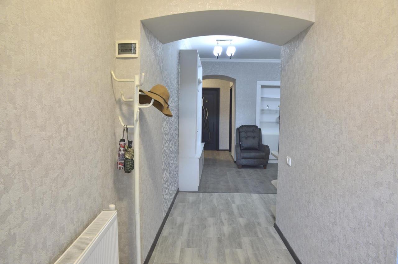 Hotel Mtatsmindaze Tbilisi Esterno foto