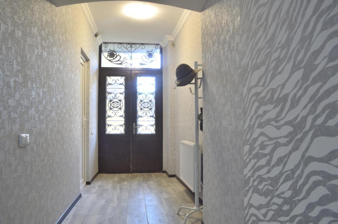 Hotel Mtatsmindaze Tbilisi Esterno foto